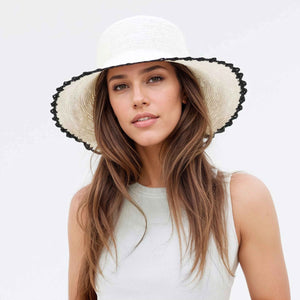 Shell Crochet Bucket, White / Black