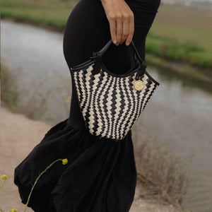 Flow Mini Crossbody